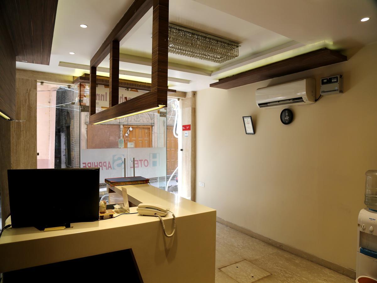 Hotel Sapphire New Delhi Exterior photo