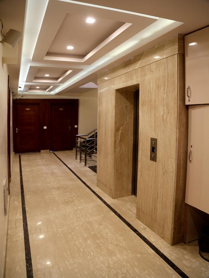 Hotel Sapphire New Delhi Exterior photo